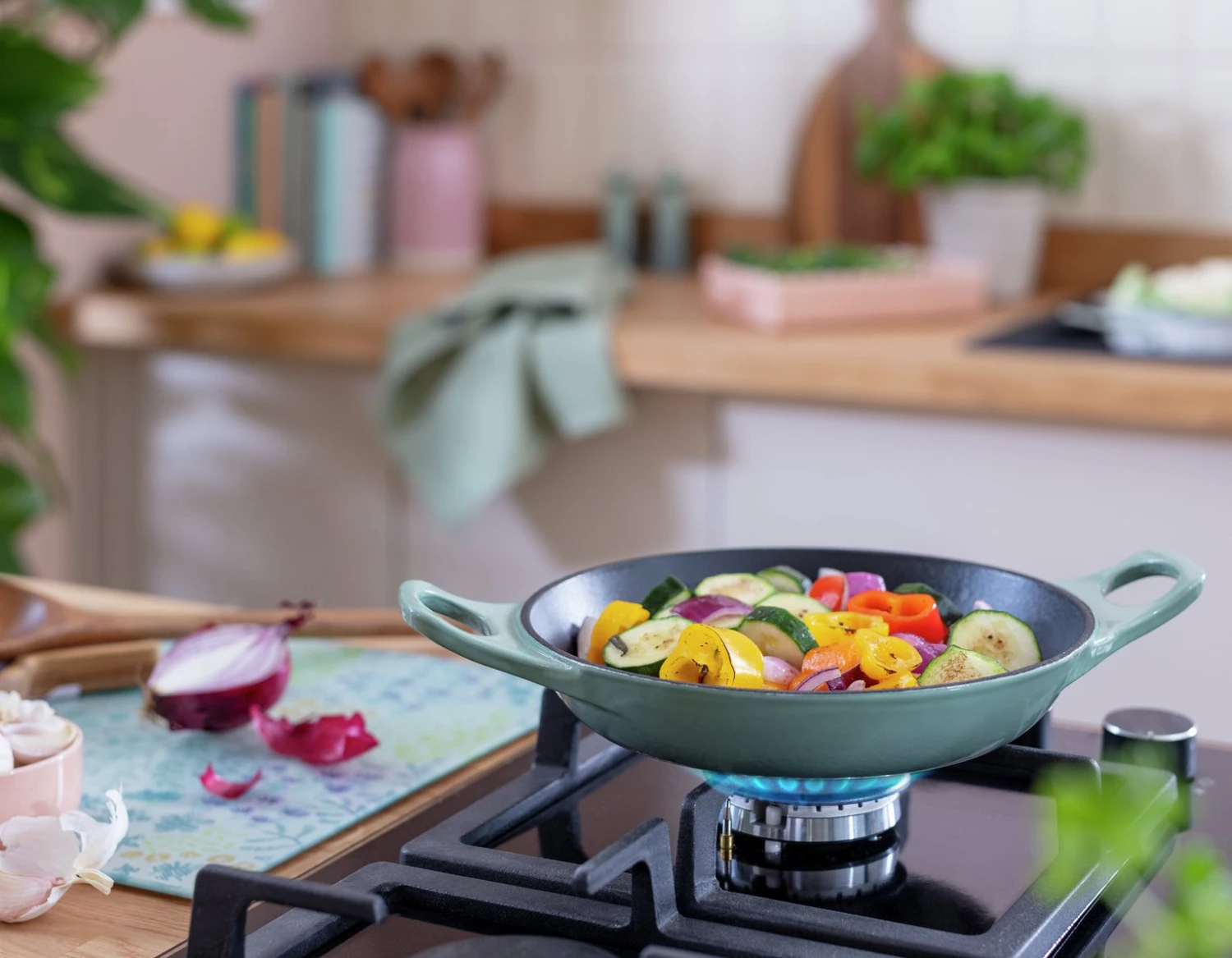 Habitat 20cm Cast Iron Enamel Coated Oven Dish - Green 2 Habitat 20cm Cast Iron Enamel Coated Oven Dish - Green - Image 2