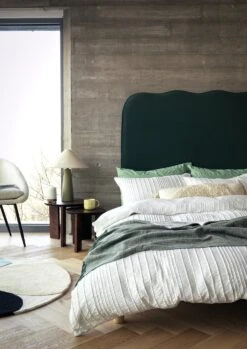 Habitat Recycled Throw - Green - 125x150cm -Home Furnishing Store 1406775 R Z007C