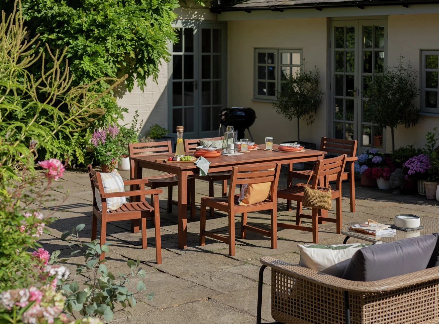 Habitat Amalfi 6 Seater Wooden Patio Set - Brown 2 Habitat Amalfi 6 Seater Wooden Patio Set - Brown - Image 2