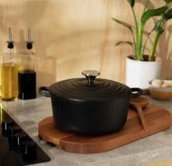 Habitat 3.3 Litre Cast Iron Casserole Dish - Black -Home Furnishing Store 3065248 R Z002C