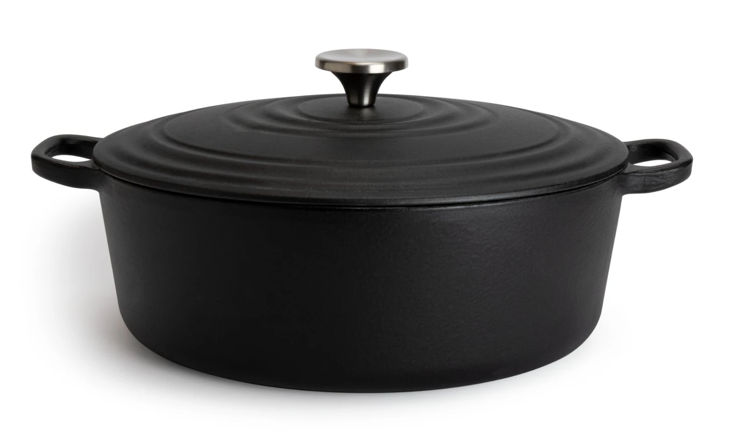Habitat 4.7 Litre Oval Cast Iron Casserole Dish - Black 1 Habitat 4.7 Litre Oval Cast Iron Casserole Dish - Black