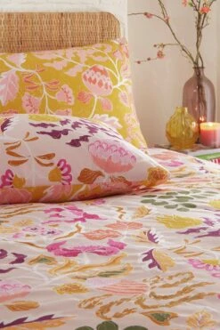 Furn Protea Abstract Floral Pink Bedding Set - Single -Home Furnishing Store 3066577 R Z003A