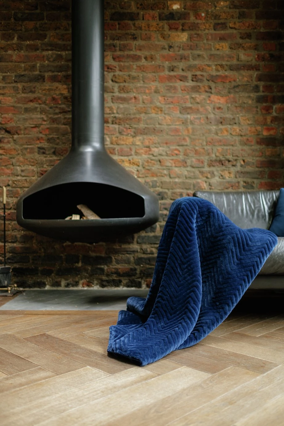 Dreamland Deluxe Velvet Royal Blue Heated Throw - Large 13 Dreamland Deluxe Velvet Royal Blue Heated Throw - Large - Image 13