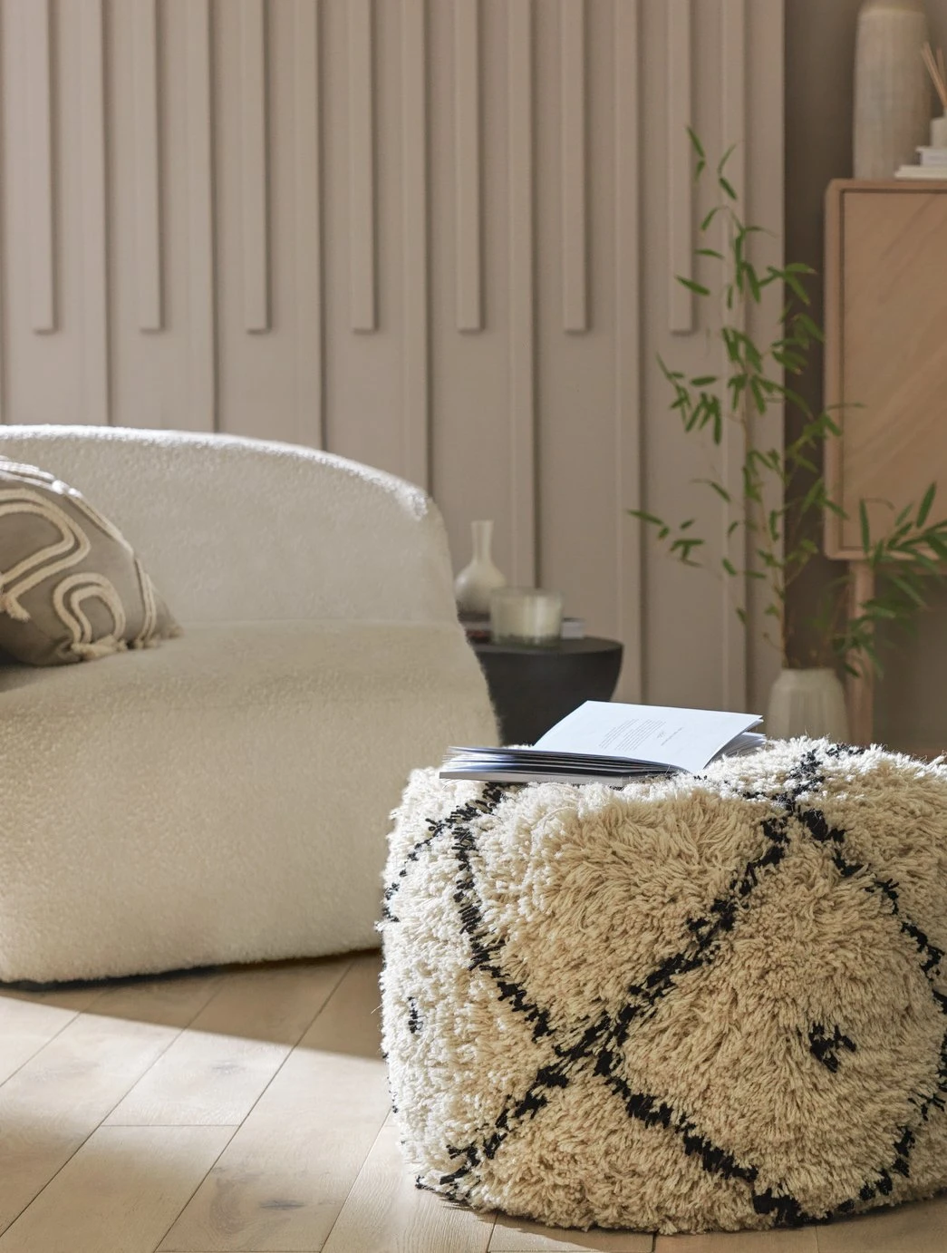 Kaikoo Gentry Wool Pouffe - White 2 Kaikoo Gentry Wool Pouffe - White - Image 2