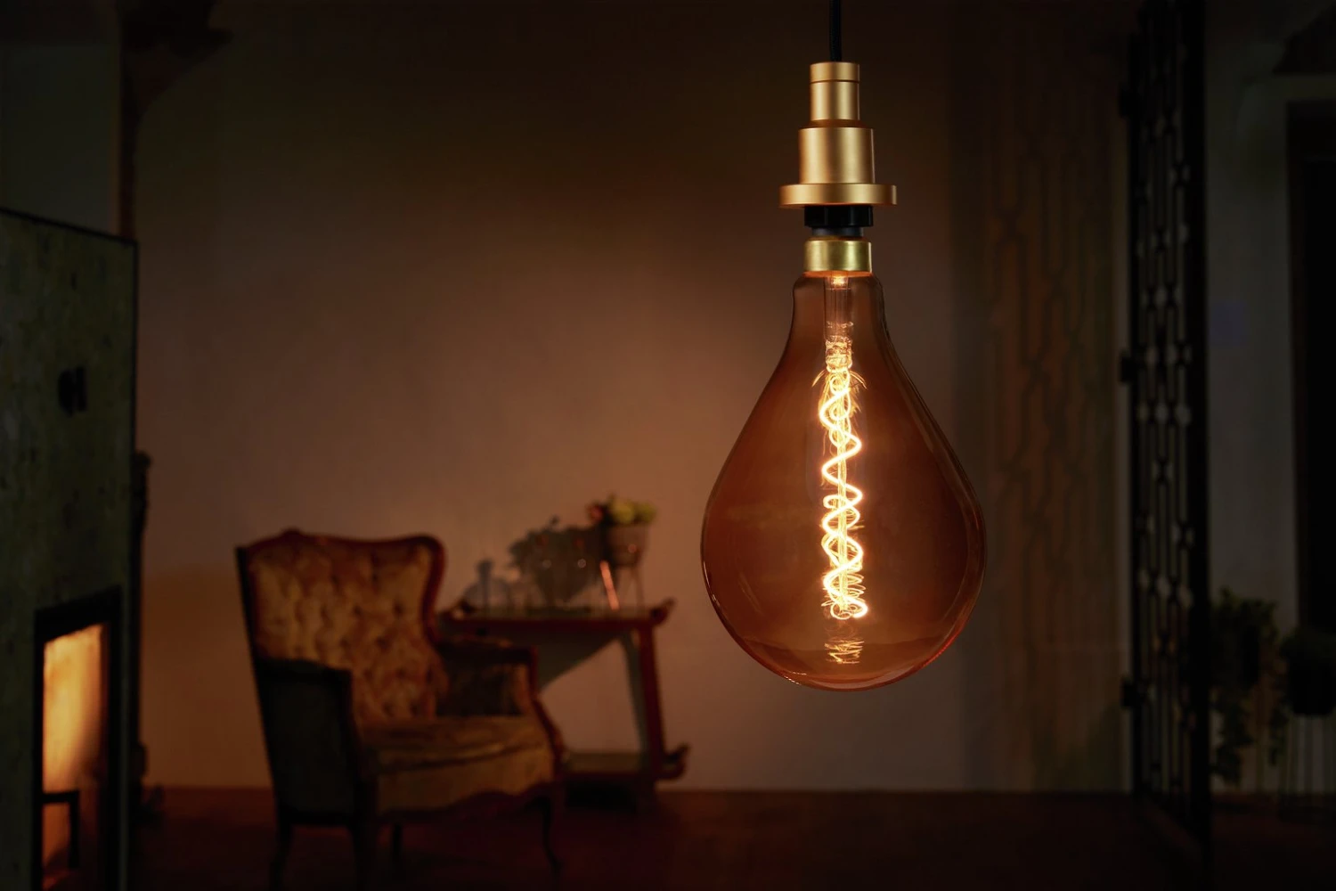 Osram 28W ES LED Glass Vintage Large Light Bulb 5 Osram 28W ES LED Glass Vintage Large Light Bulb - Image 5