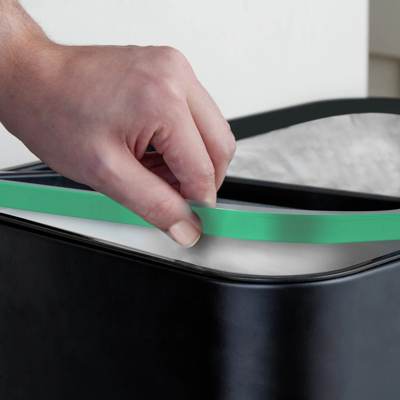 Tower 70 Litre Recycling Sensor Bin - Black 5 Tower 70 Litre Recycling Sensor Bin - Black - Image 5