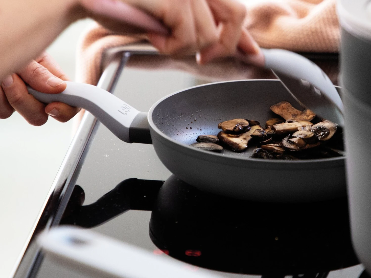 BergHOFF Leo 5 Piece Non Stick Pan Set 2 BergHOFF Leo 5 Piece Non Stick Pan Set - Image 2