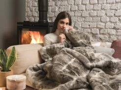 Dreamland Luxury Faux Fur Husky Heated Throw - Large 17 Dreamland Luxury Faux Fur Husky Heated Throw - Large -Home Furnishing Store 9522204 R Z010A